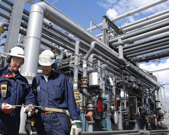 Hydrogen Sulphide – (H2S) Awareness img 1 (1) Two workers safely working around hydrogen sulphide